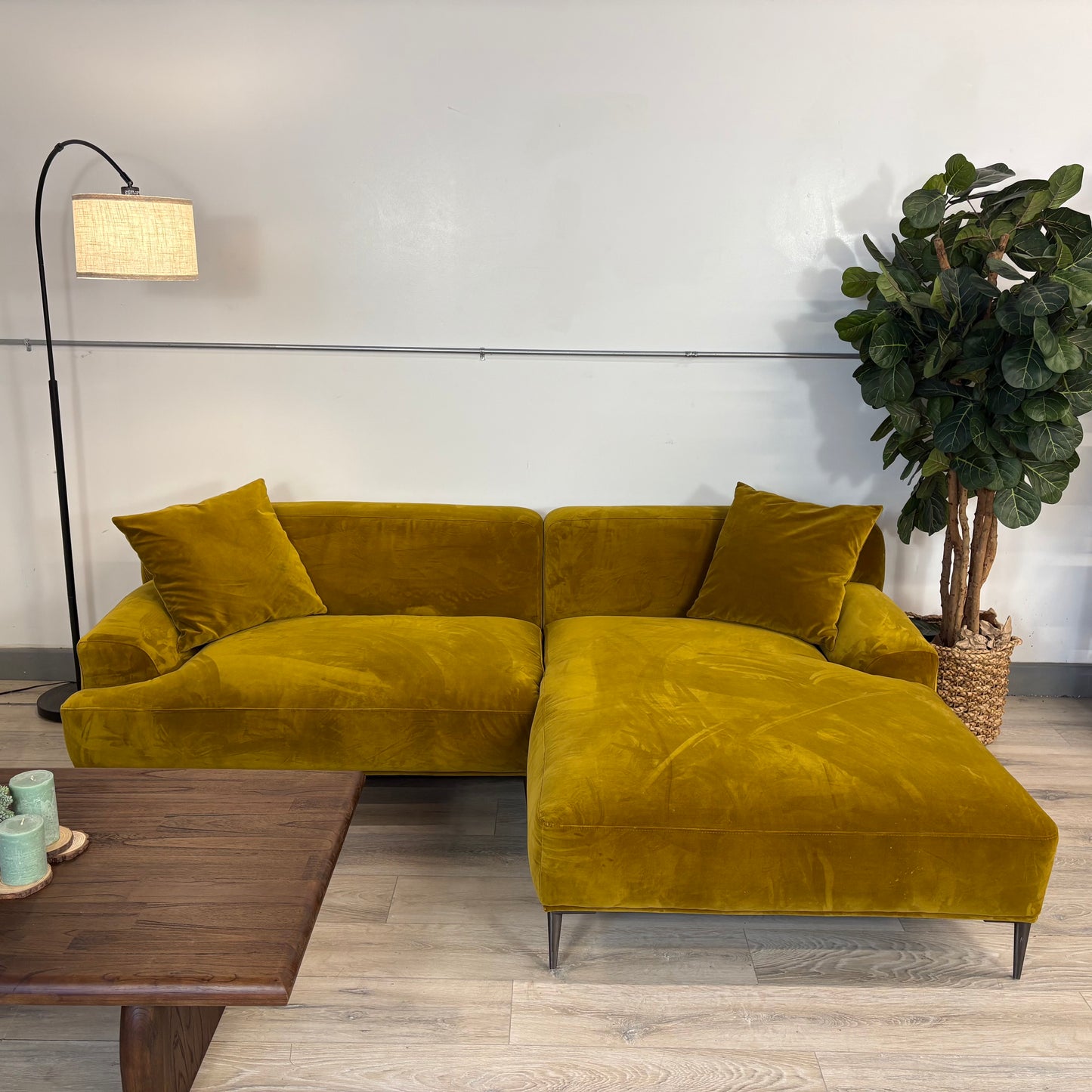 Article Abisko 94.5" Velvet Right Sectional - Plush Yarrow Gold