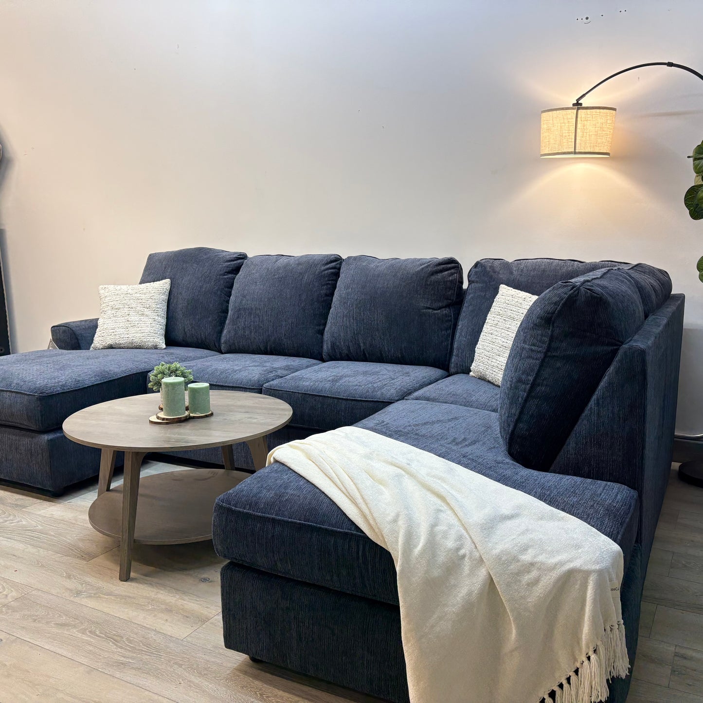 Albar Place 2-Piece Sectional