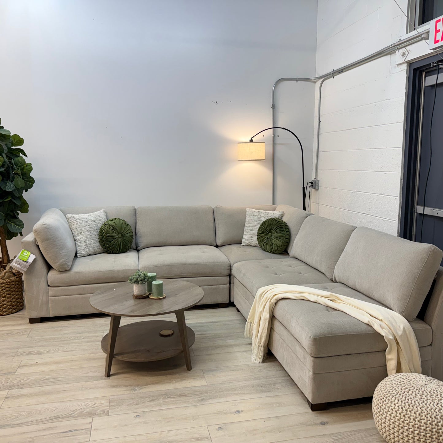 Thomasville Tisdale Modular Sectional 5-piece Taupe with Storage