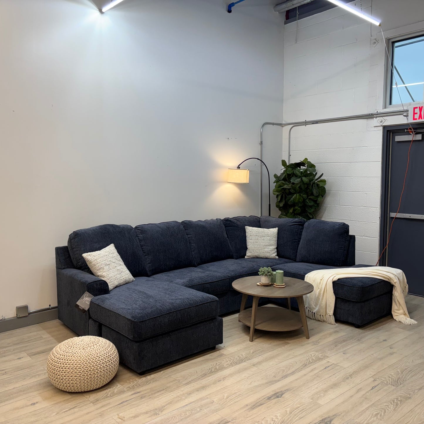 Albar Place 2-Piece Sectional
