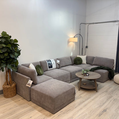 Thomasville Fallon Modular Sectional 6-piece Gray with Ottoman