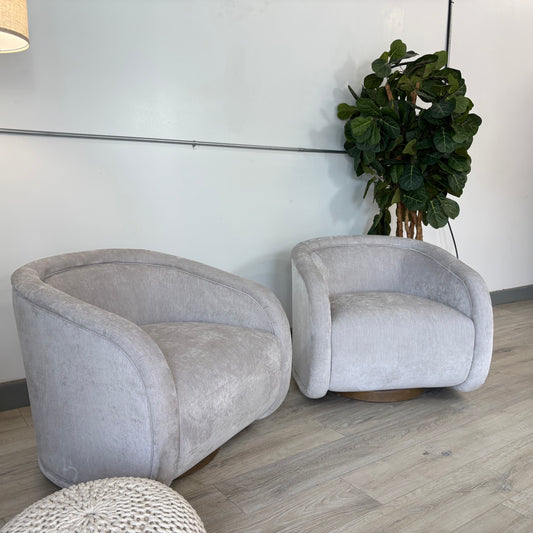 Henredon Aspen Hill Fabric Swivel Chair