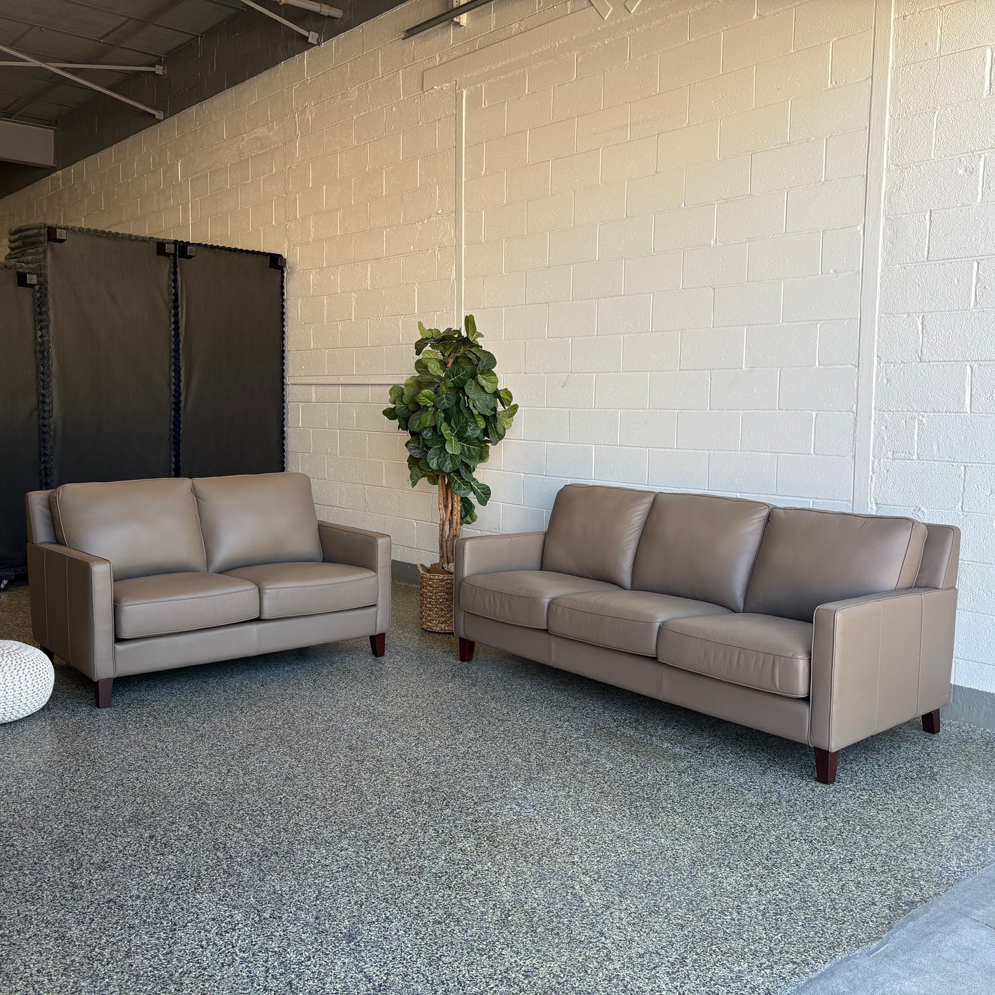 Costco West Park 2-Piece Leather Set - Sofa & Loveseat