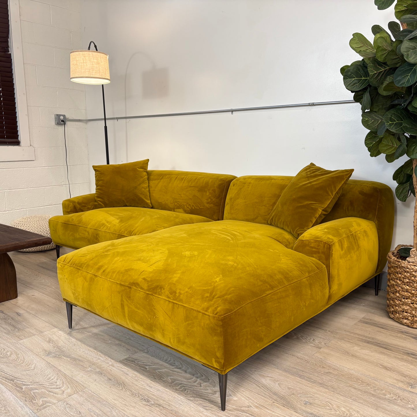 Article Abisko 94.5" Velvet Right Sectional - Plush Yarrow Gold