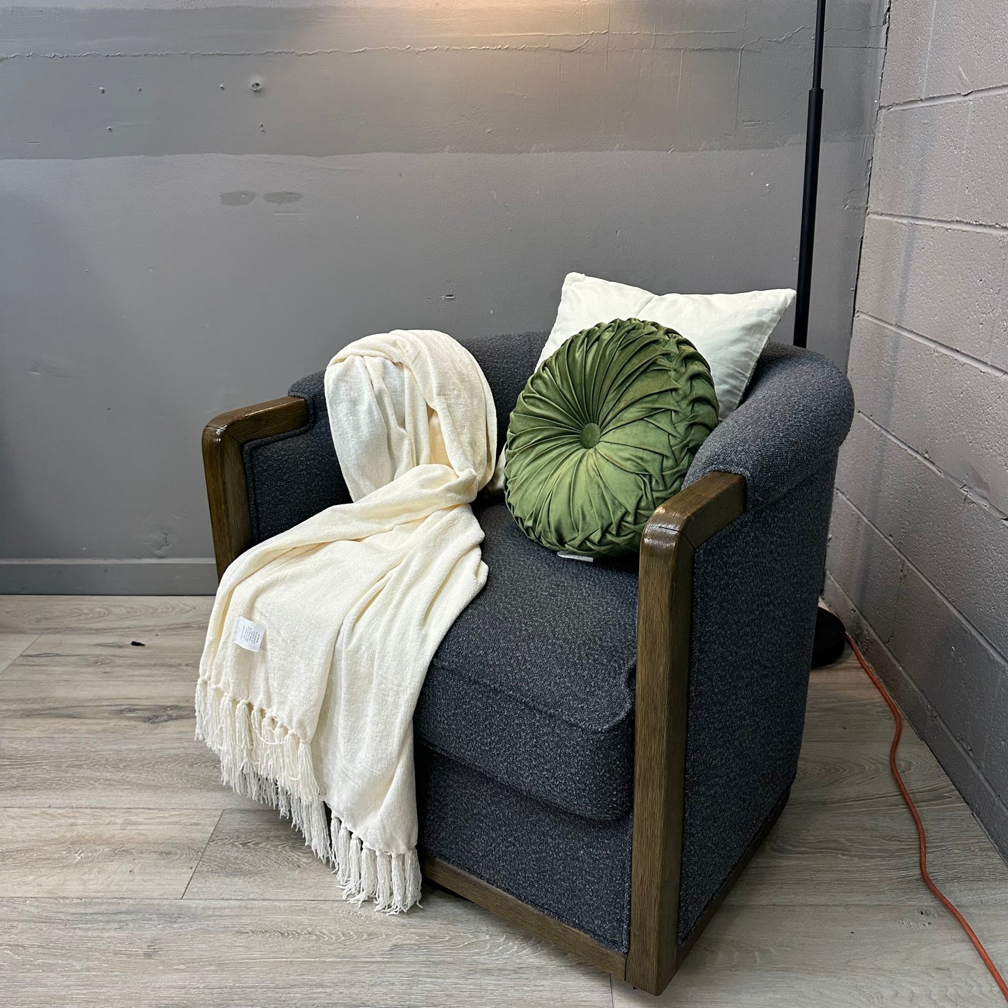 Henredon Murphy Swivel Boucle Chair