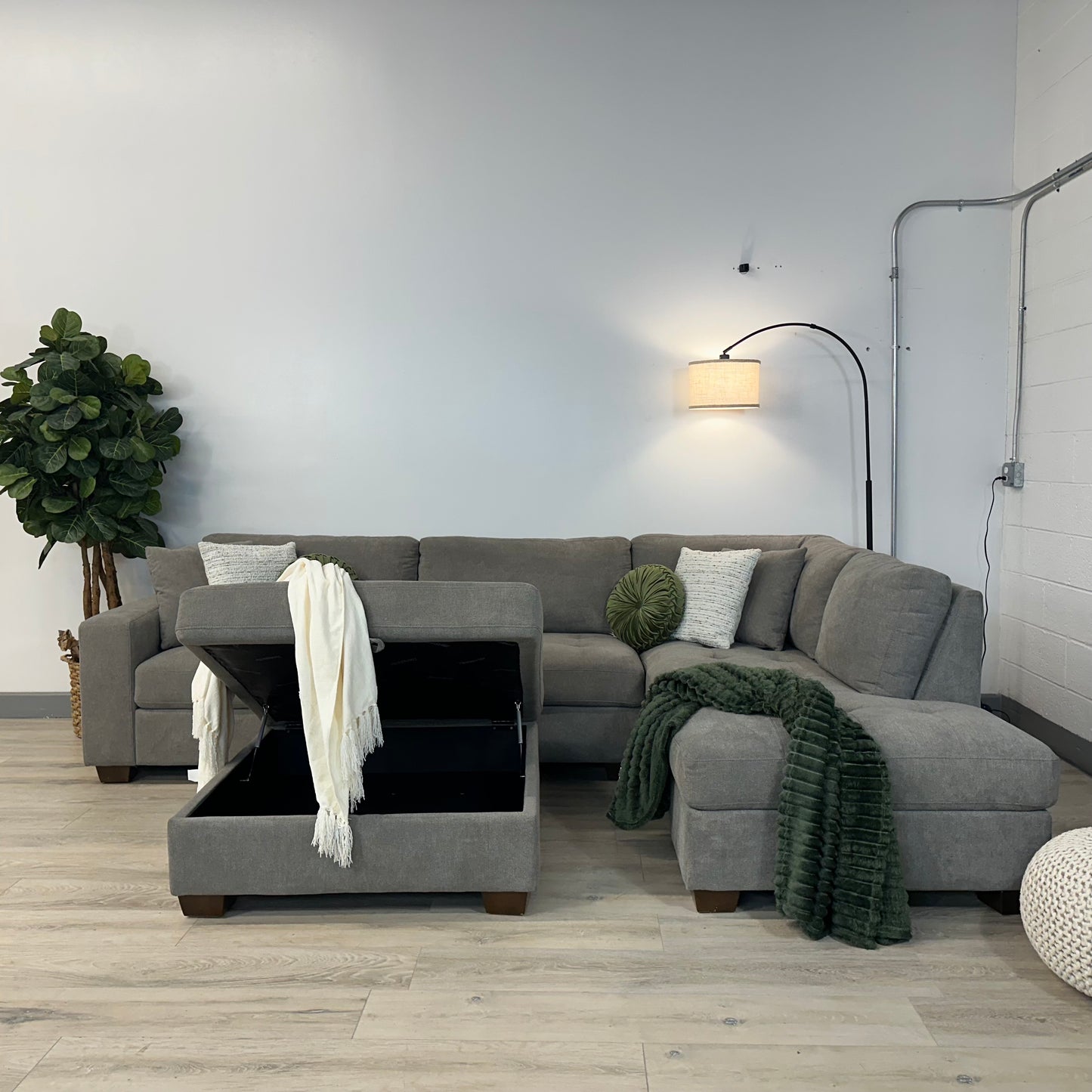 Thomasville Miles Fabric Sectional with Storage Ottoman