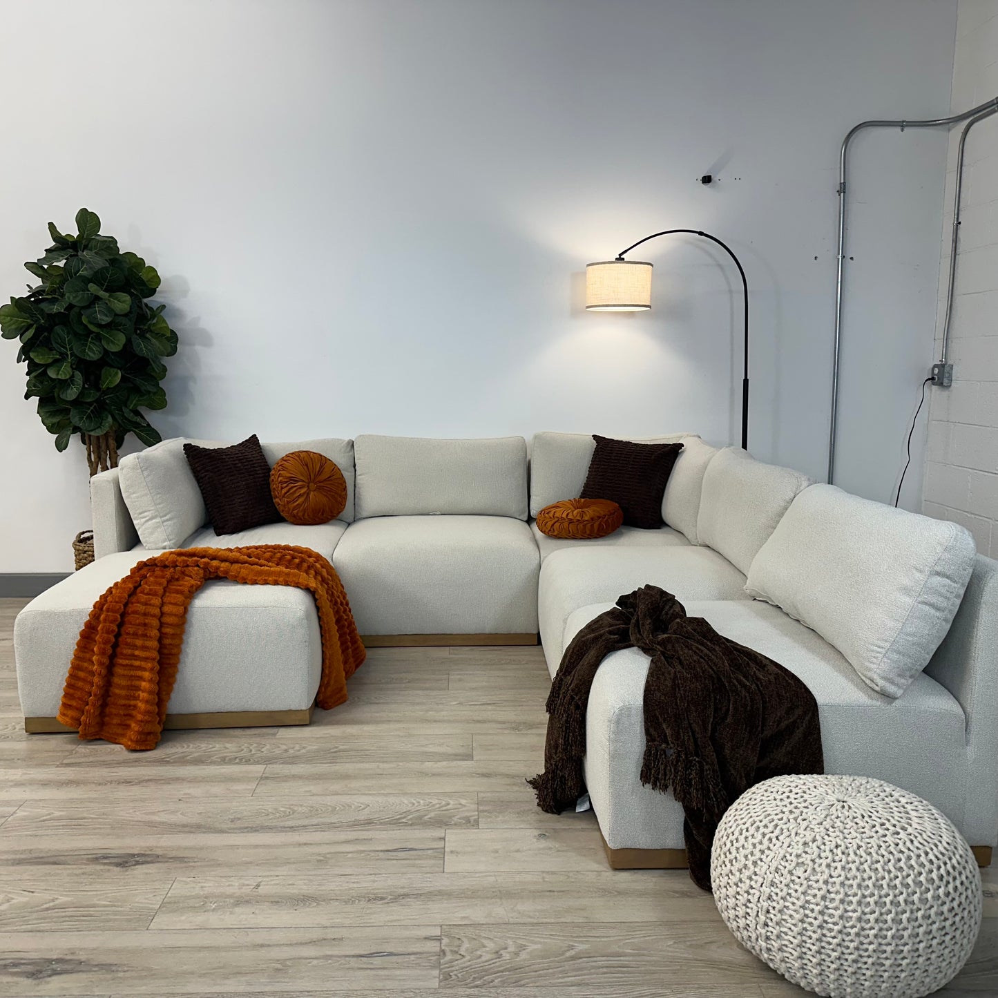 Henredon Murphy Fabric Modular Sectional with Ottoman