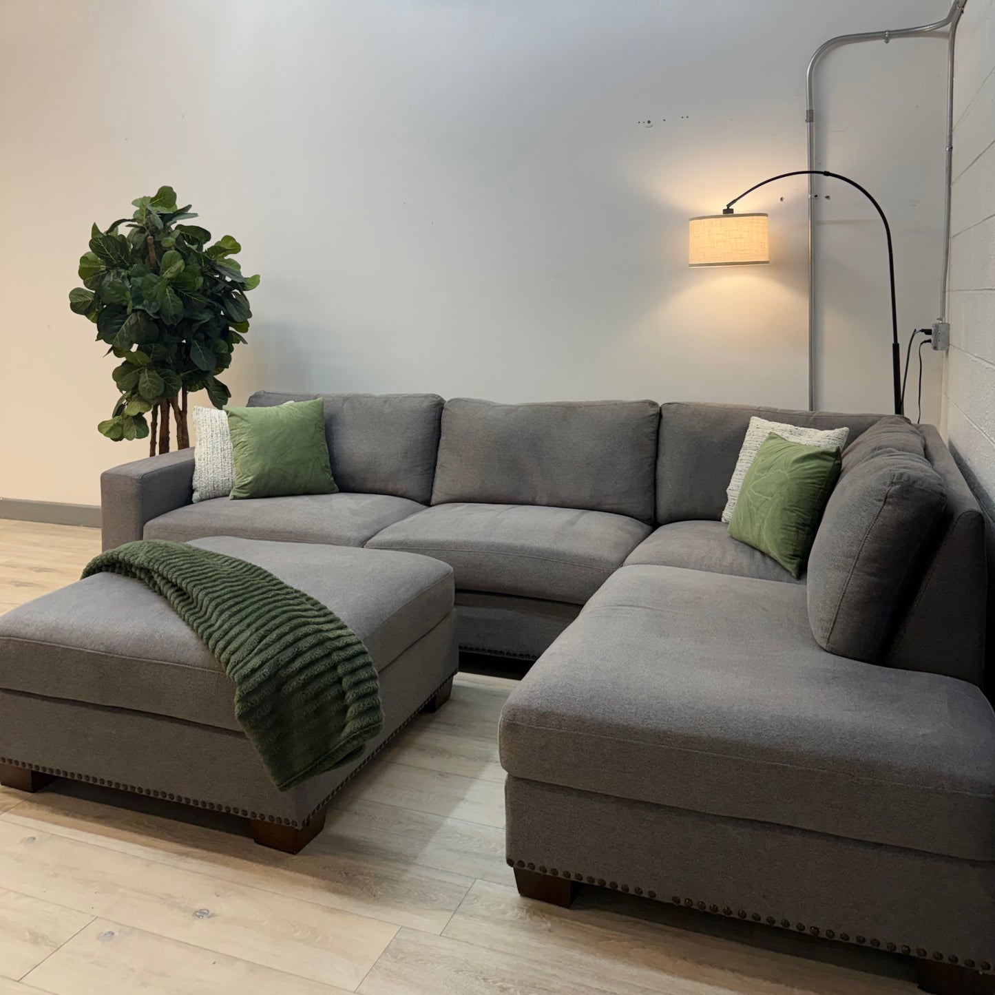 Thomasville Artesia Fabric Sectional with Ottoman