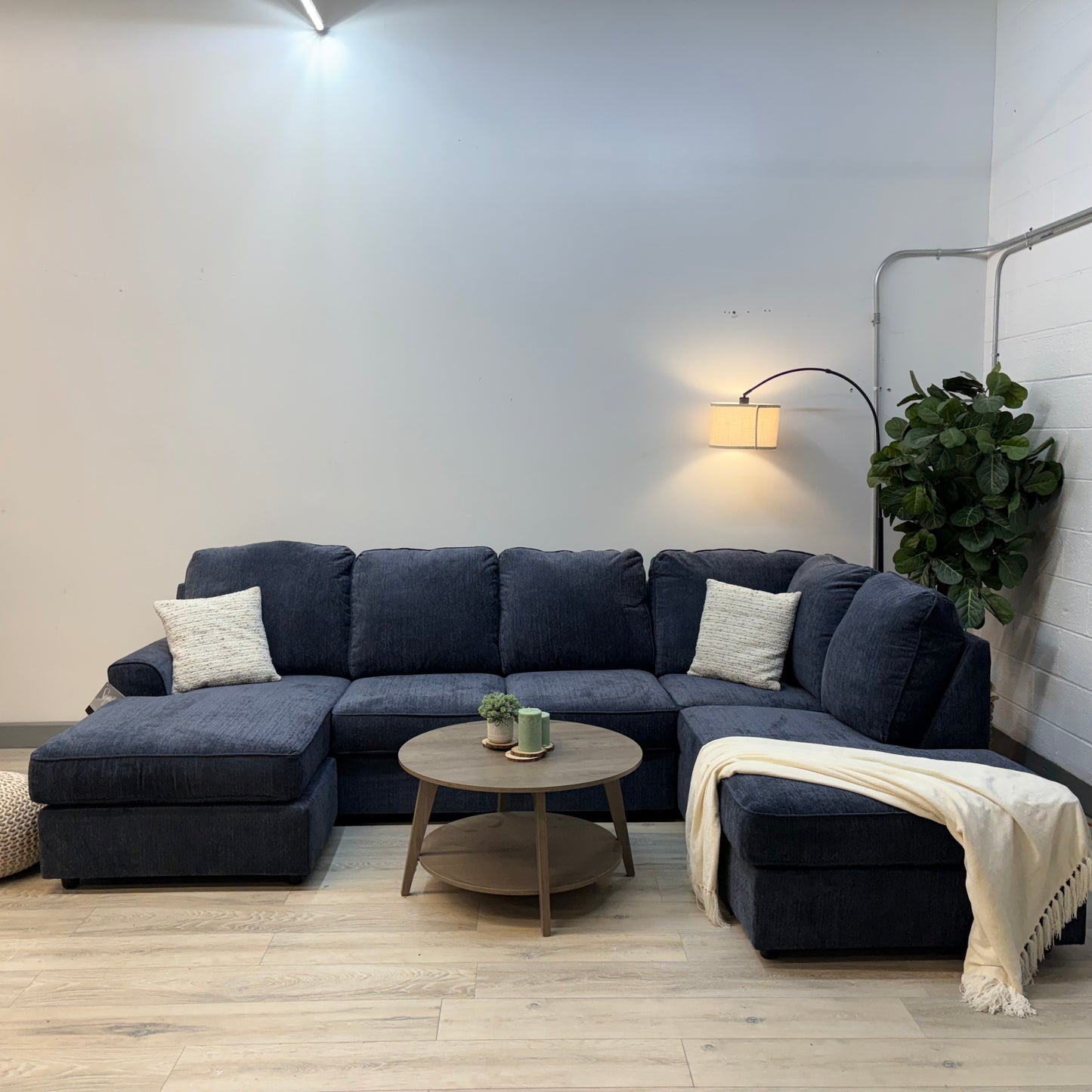 Albar Place 2-Piece Sectional