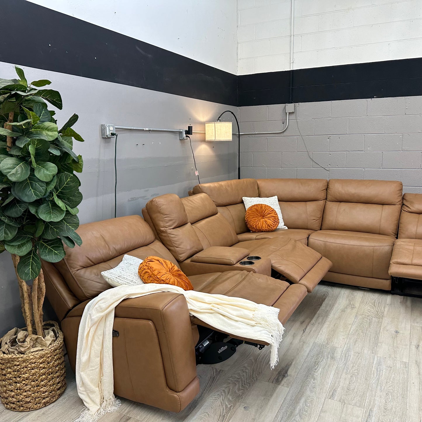 Lauretta 6-piece Leather Power Reclining Sectional with Power Headrests