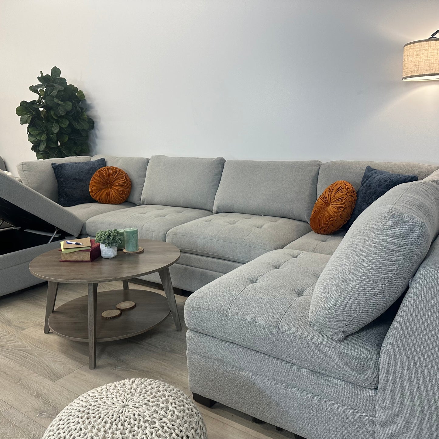 Thomasville Tisdale Modular Sectional 6-piece Gray with Storage Ottoman