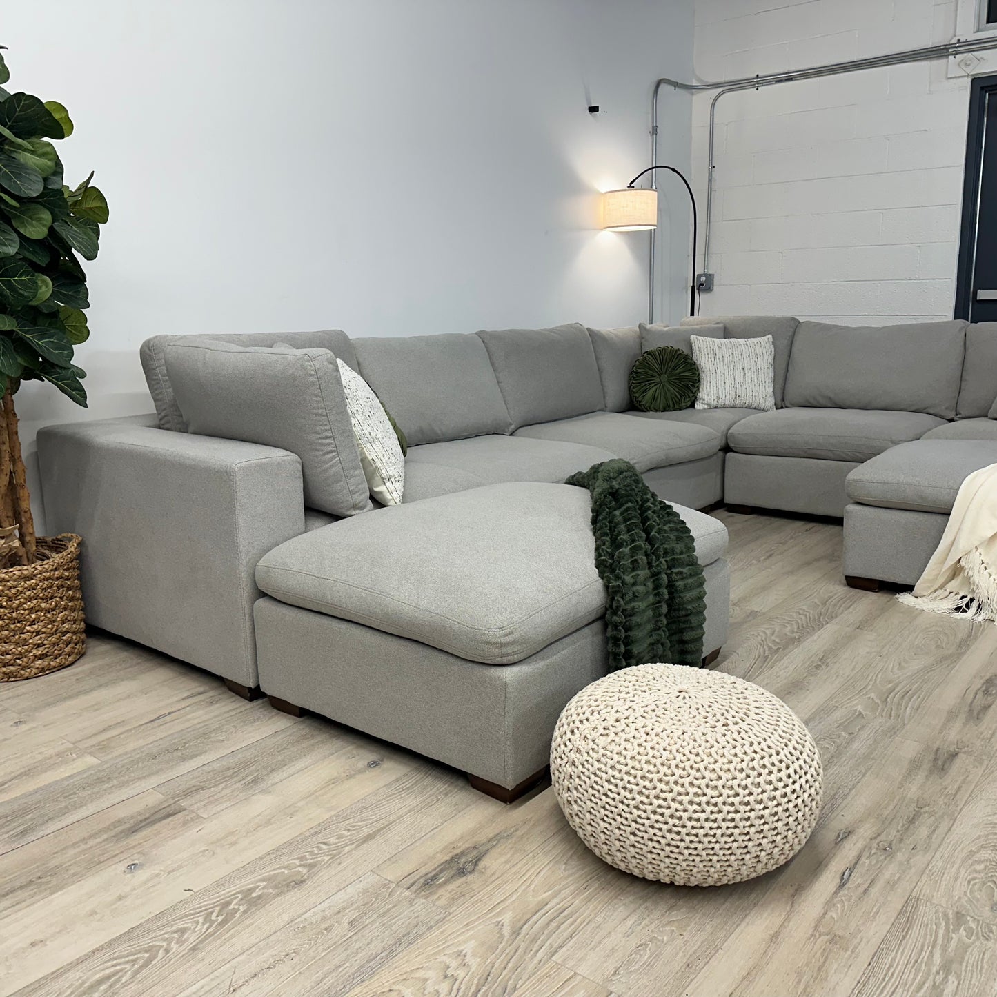 Thomasville Lowell 8-piece Modular Sectional