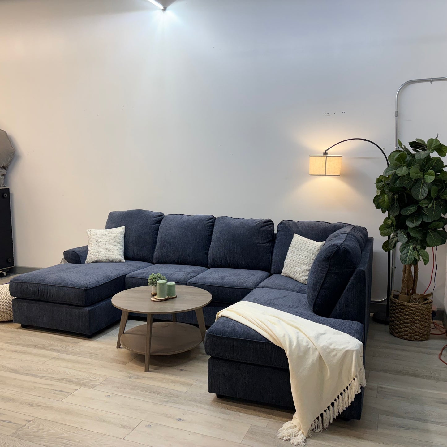 Albar Place 2-Piece Sectional