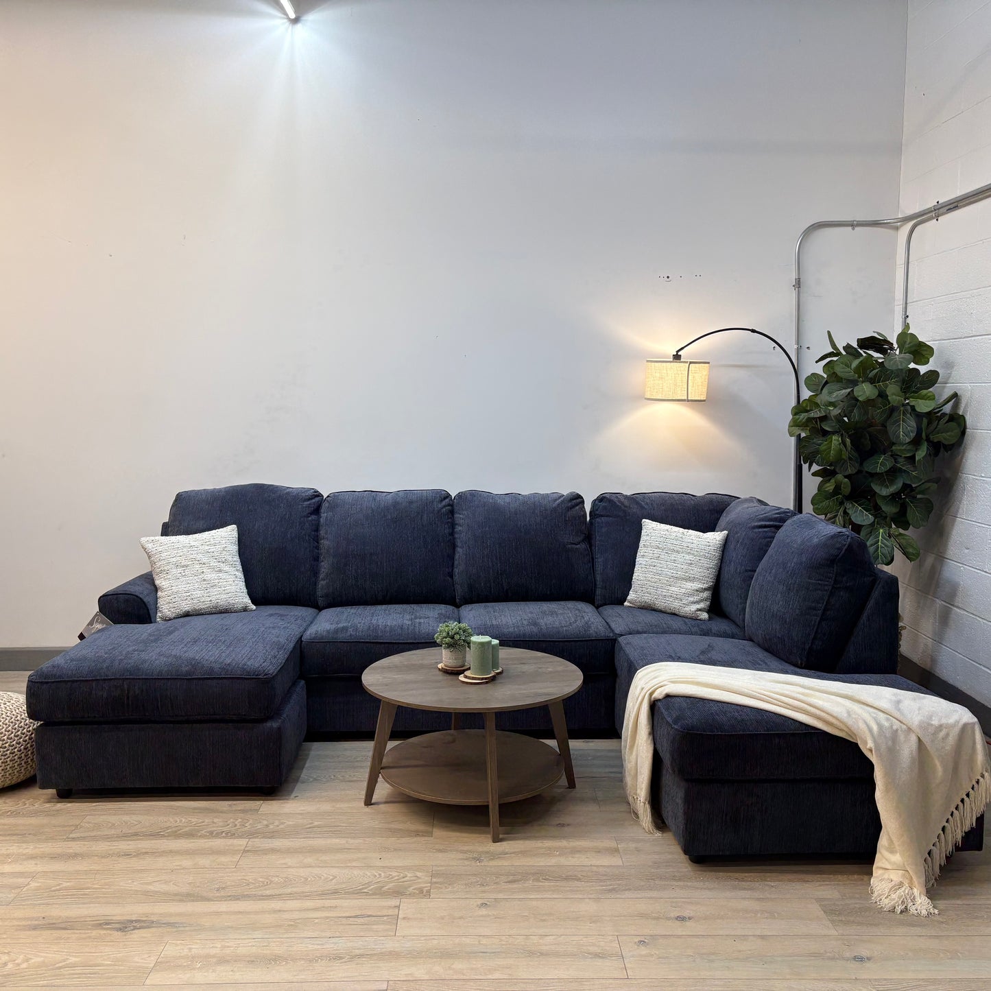 Albar Place 2-Piece Sectional