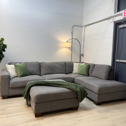 Thomasville Artesia Fabric Sectional with Ottoman