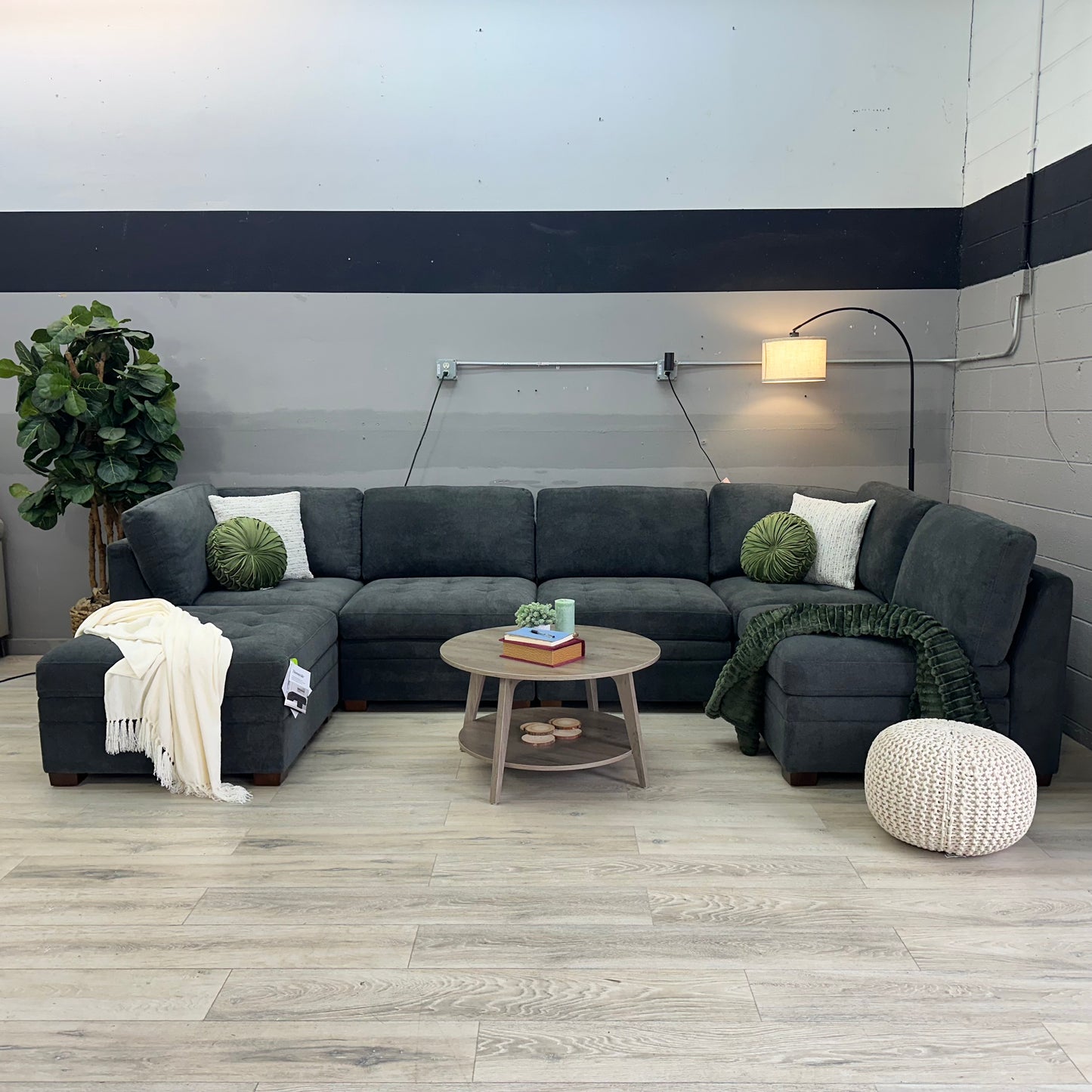 Thomasville Tisdale Modular Sectional 6-piece Dark Gray with Storage Ottoman