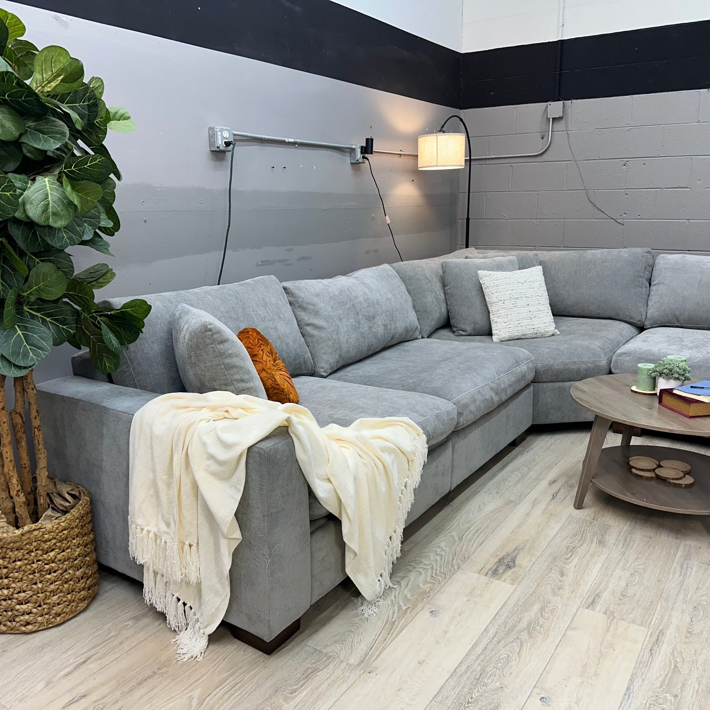 Henredon Selene 3-piece Sectional with Power Footrest