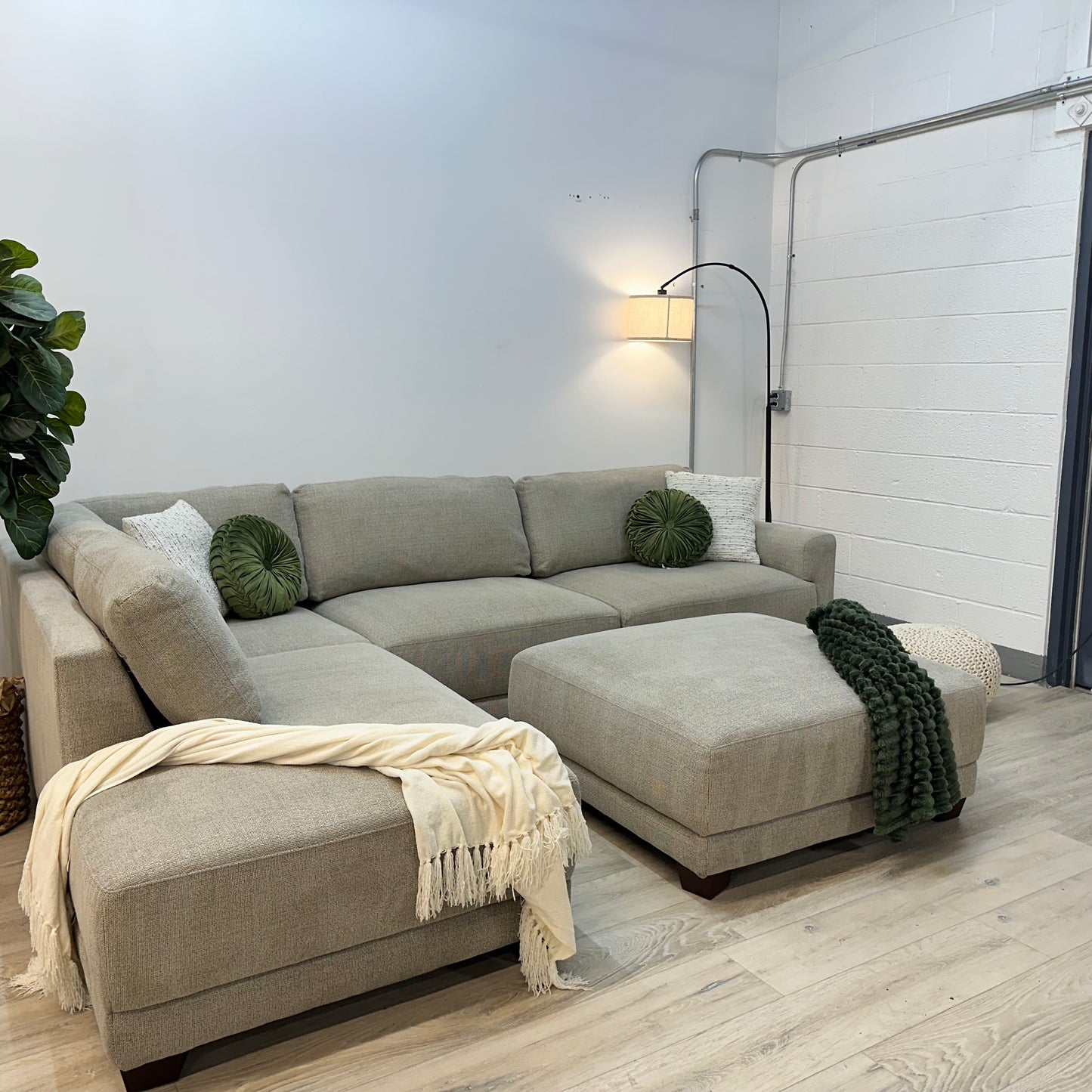 Raylin Fabric Sectional