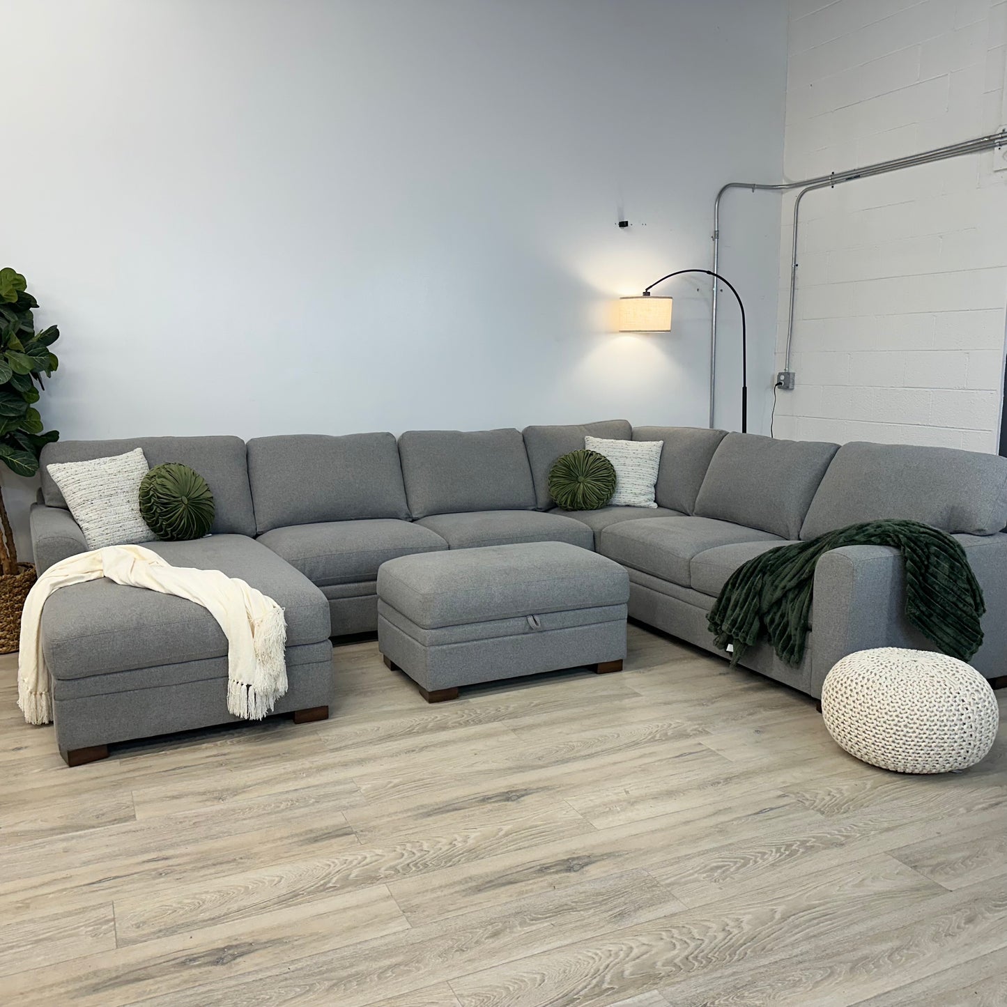 Thomasville Langdon Fabric Sectional with Storage Ottoman