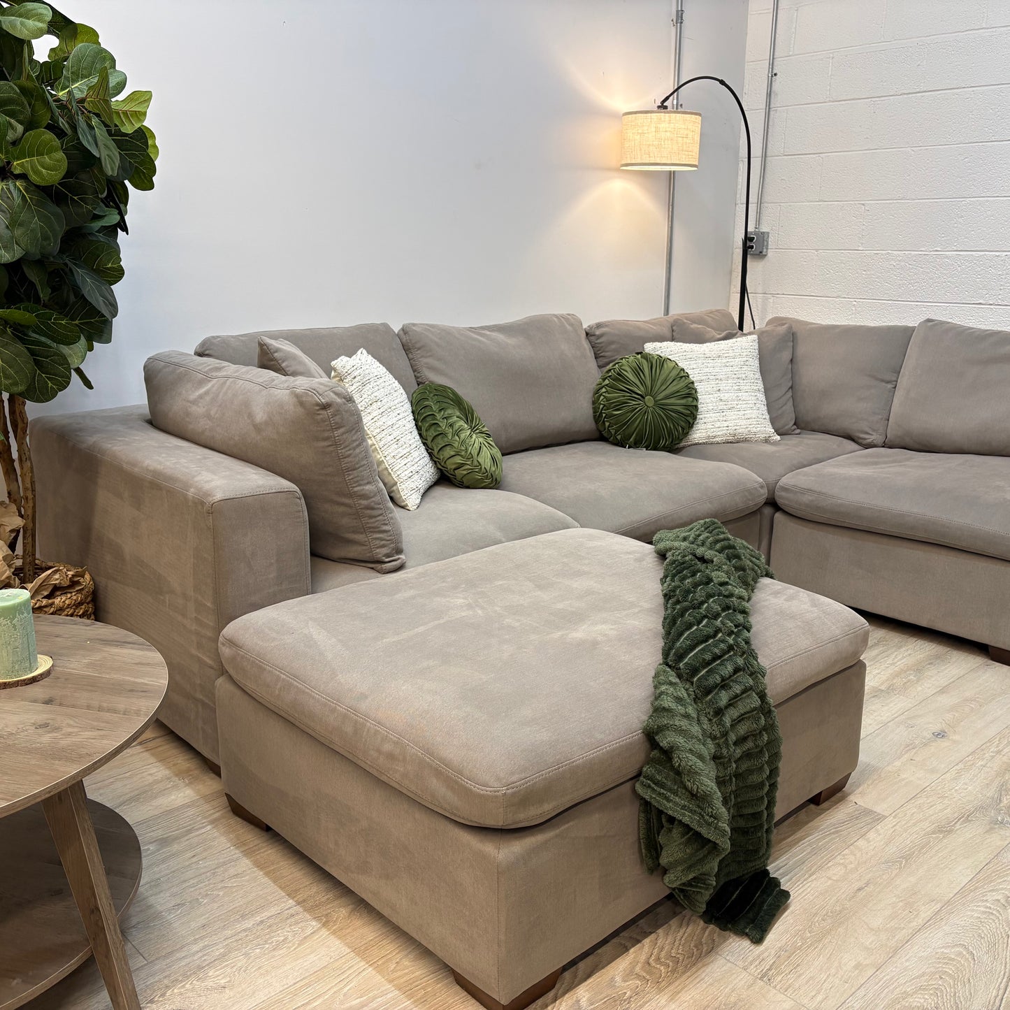 Thomasville Lowell 6-piece Modular Sectional