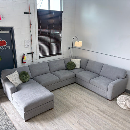 Thomasville Langdon Fabric sectional&nbsp;In Grey